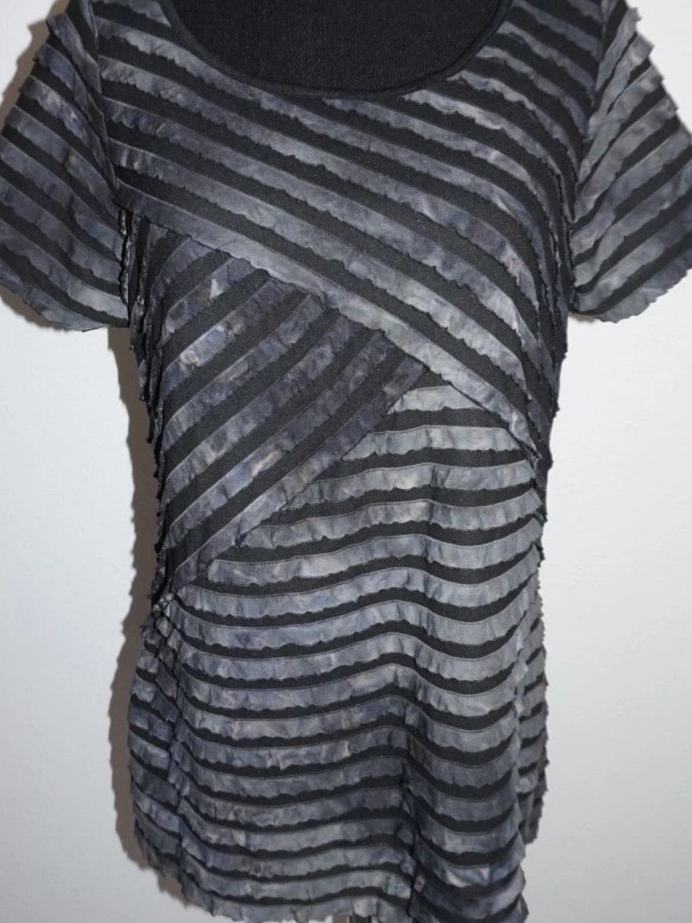 Fashion Bug Black Grey Lettuce Layered T-Shirt Women's 26/28 W casual Tiered NWT